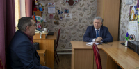 Глава Баганского района провёл выездной приём граждан по личным вопросам - Баганский район