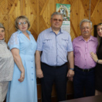 Глава района поздравил с юбилеем Ивана Ивановича Лугина